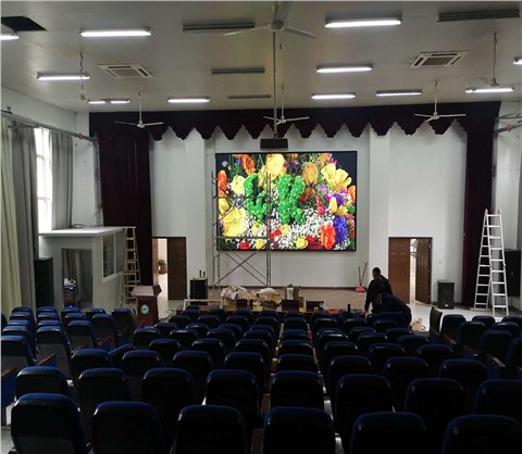 阿奎利亞學(xué)校室內(nèi)2.5