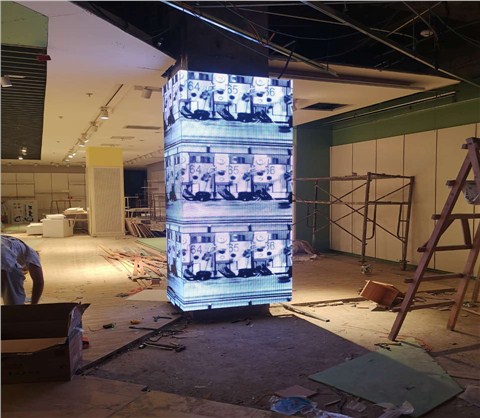 萬科廣場巴拉巴拉直角屏