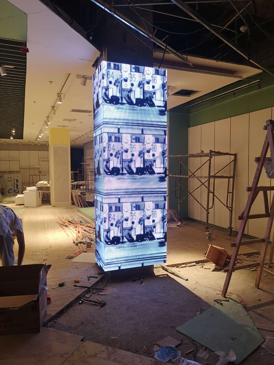 萬(wàn)科廣場(chǎng)巴拉巴拉直角屏 萬(wàn)科廣場(chǎng)巴拉巴拉直角屏